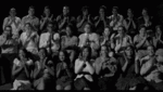blanco-negro-aplausos_gif-movie.gif